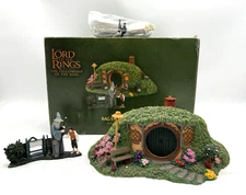 DEPARTMENT 56 BAG END GIFT SET LORD OF THE RINGS HOBBIT HOME & FIGURE CRACK