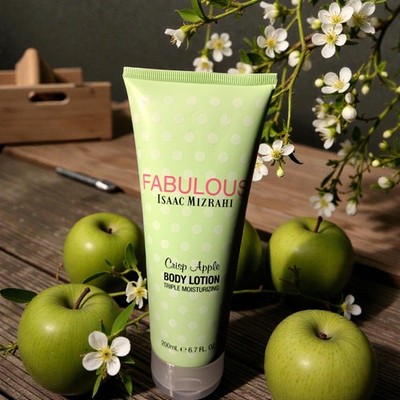 Isaac Mizrahi Fabulous Crisp Apple Triple Moisturizing Body Lotion 6.7 Oz