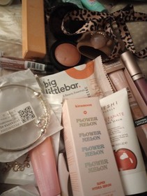 Bath & Body Works, Victoria&rsquo;s Secret  plus so much more mixed Beauty Lot.