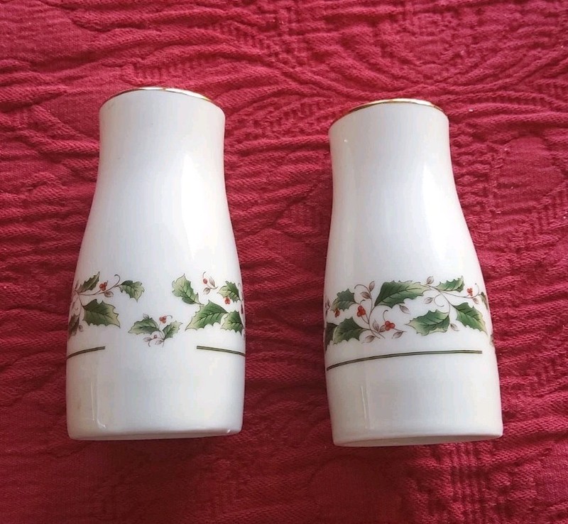 Vintage Fine China Holly Holiday Porcelain Salt & Pepper Shakers Made in Japan