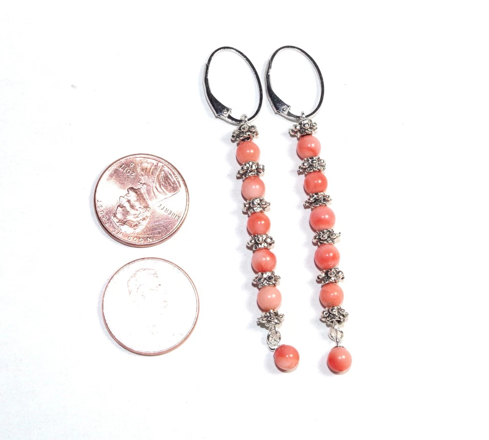 Pendientes de aro alargados de plata de ley de coral con piel de ángel Foto 3 de 4