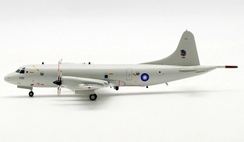 1:200 INF200 Taiwan - Air Force Lockheed P-3C Orion 3302 W/Stand
