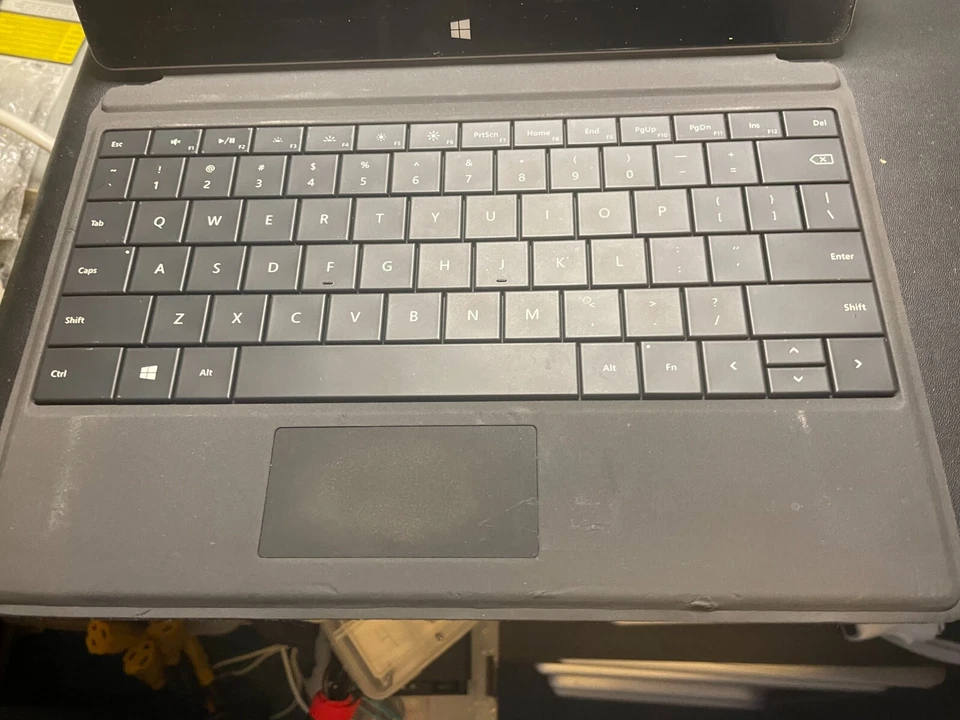 Microsoft Surface Pro 3 Quad Core 1.7GHz 2GB DDR3 32GB SSD Win RT 8.1 +MS Office - Imagem 4 de 4