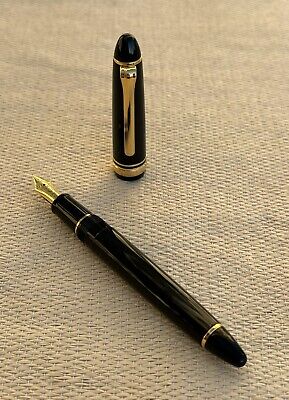 Mint Sailor 1911 Fountain Pen, Japan, 14K 585 Gold Nib, Fine Mint Sailor 1911 Fountain Pen, Japan, 14K 585 Gold Nib, Fine