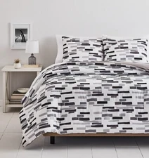 Simply Essential Broken Stripe 2-Piece Twin/twin XL Comforter Set In Black/Grey