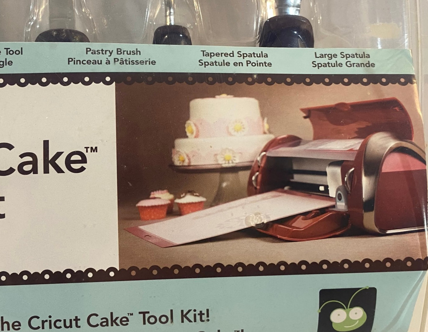 NEW Circut Cake Tool Kit Cake Decorating Utensils