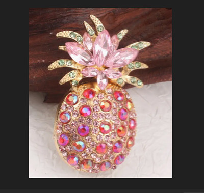 BROOCH- Elegant Rhinestone Pink Pineapple, Gold Tone