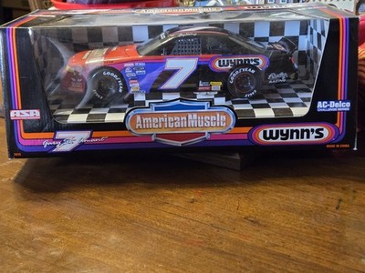 1996 FORD THUNDERBIRD #7 GARY ST. AMANT WYNN'S NASCAR 1:18| American Muscle