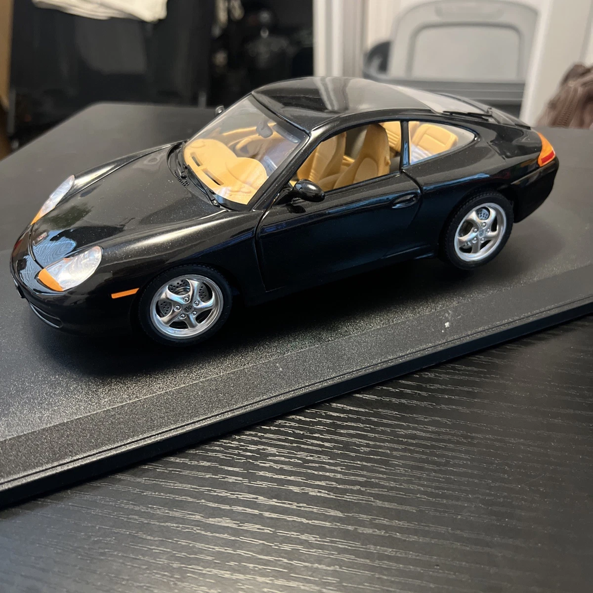 Burago ポルシェ911カレラ 楽天市場】ミニカー 1/24 Bburago ポルシェ 911 カレラS ブラック