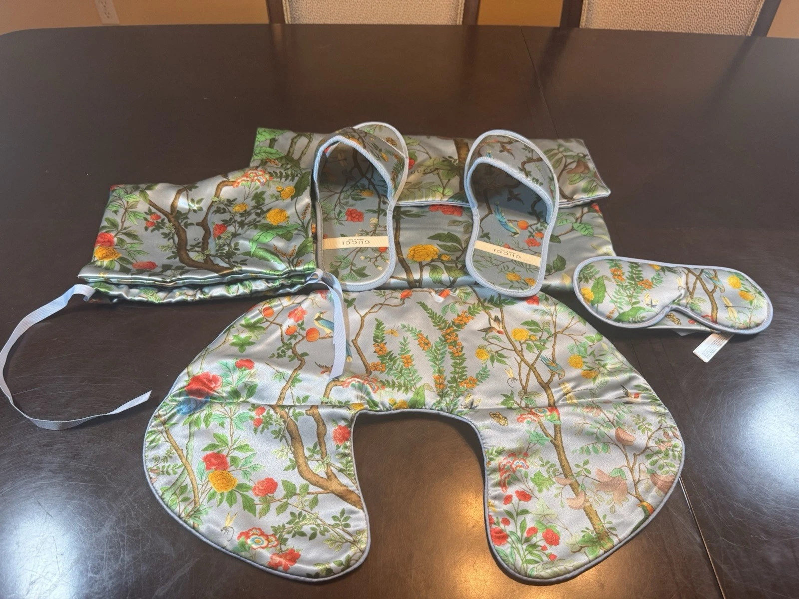 New Authentic Gucci Floral Sleep Mask Slippers Neck Pillow Travel Accessories