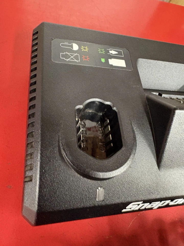 Cargador de batería de litio Snap On ctc131a 18v 14,4 V doble bahía Foto 2 de 4