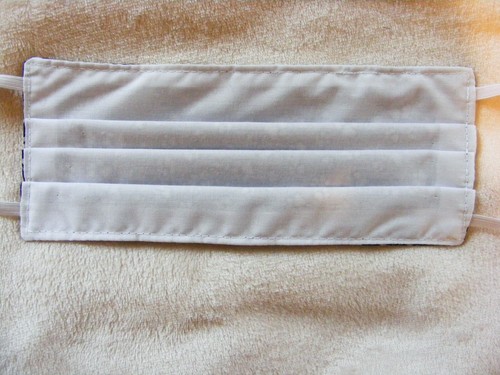 Máscara facial reutilizable hecha a mano - talla única para adultos - patas negras - Imagen 3 de 5