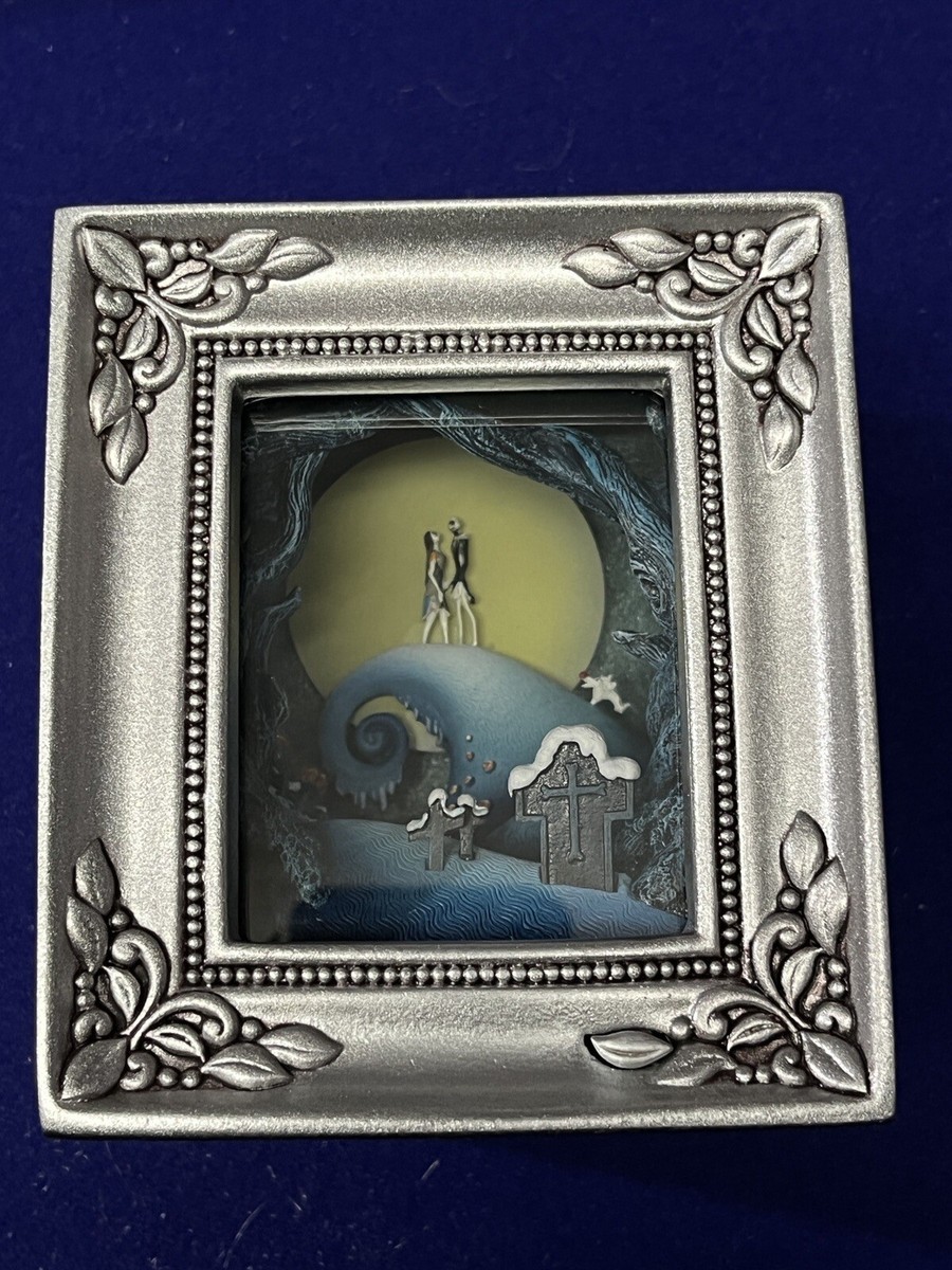 Disney Parks NBC Jack & Sally Embrace Gallery Of Light By