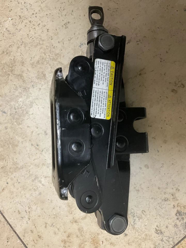 2004-2005-2006-2007-2009-2010-2011 Chevrolet Aveo Tire Jack OEM - Image 4 of 4