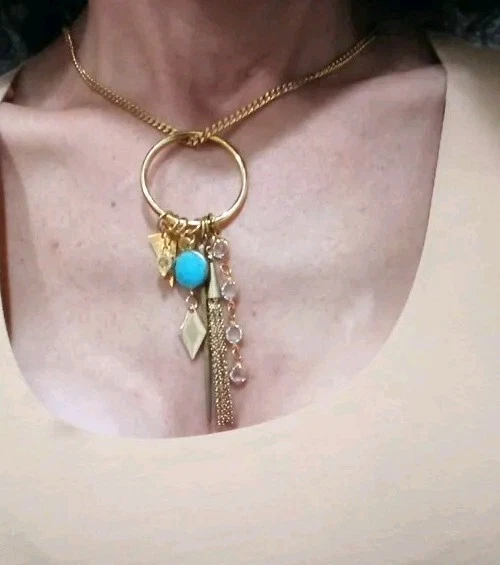 Collar de cuña con borla suroeste turquesa enchapado en oro de 18k Vm Foto 3 de 4