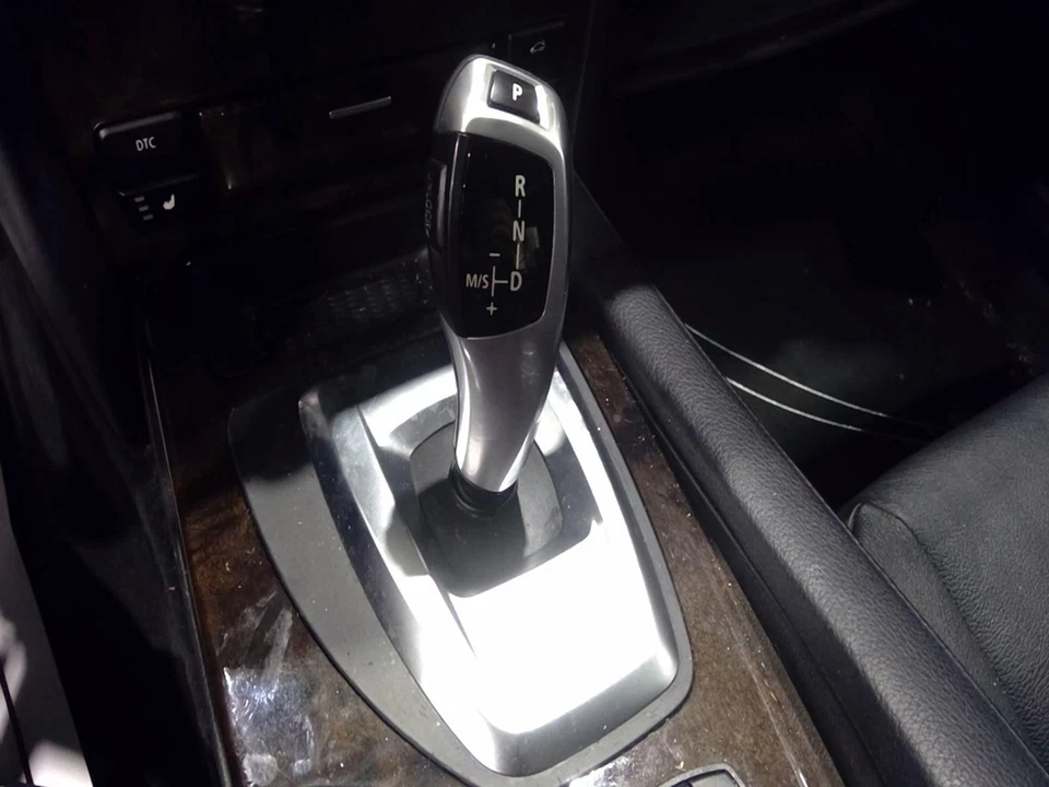 Pantalla de infoentretenimiento usada se adapta a: BMW 528I 2010 pantalla tablero con navegación s Foto 2 de 4