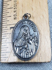 Vintage Pendant Medal St Therese Of Lisieux Christian Catholic A74