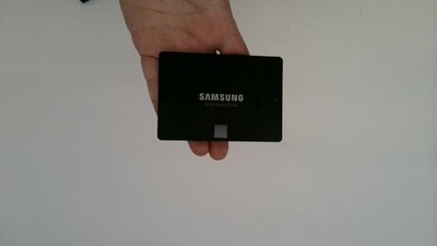 Samsung 860 EVO 250GB 2.5'' SATA III SSD MZ-76E500 V-NAND Solid State Drive