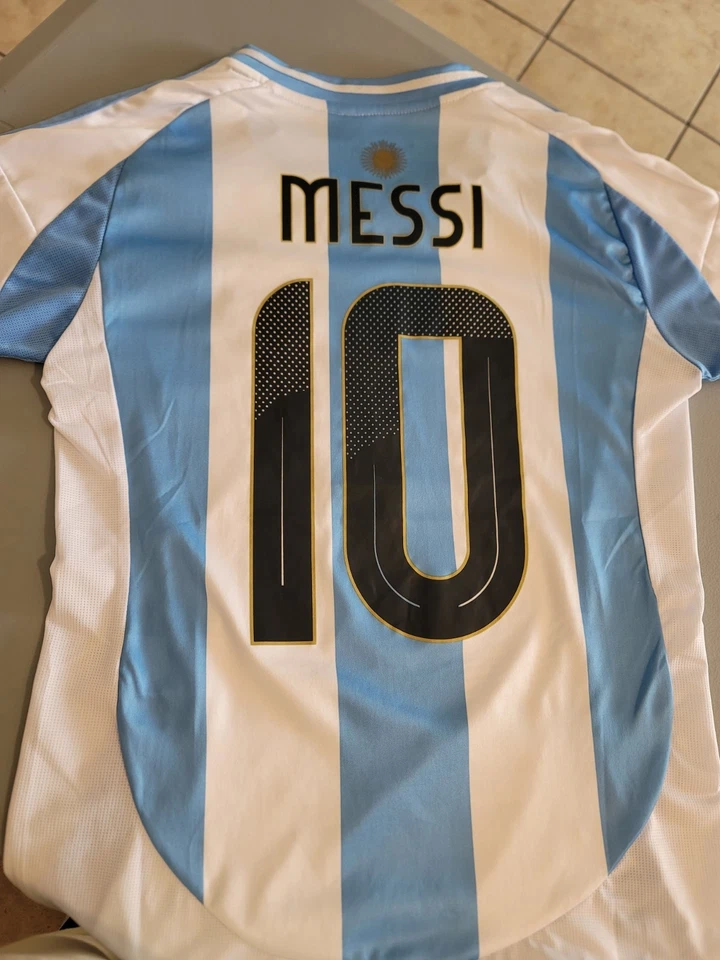 Camiseta Mujer Argentina MESSI #10 ADIDAS (réplica) Talla M Foto 4 de 4