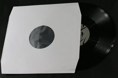 200 St. reinweiße LP/Maxi Singles Innenhüllen, gefüttert mit Eckschnitt,90 gr.