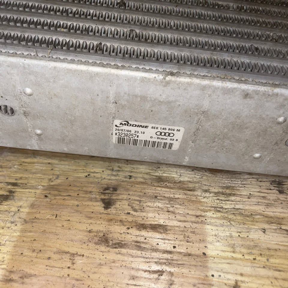 2005-2008 Audi A4 2.0l Intercooler refrigerador de ar lado direito do passageiro - Imagem 4 de 4