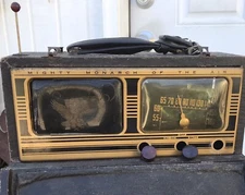 Vtg MAJESTIC Mighty Monarch Air Seven Tube Portable Radio Elect Project Parts