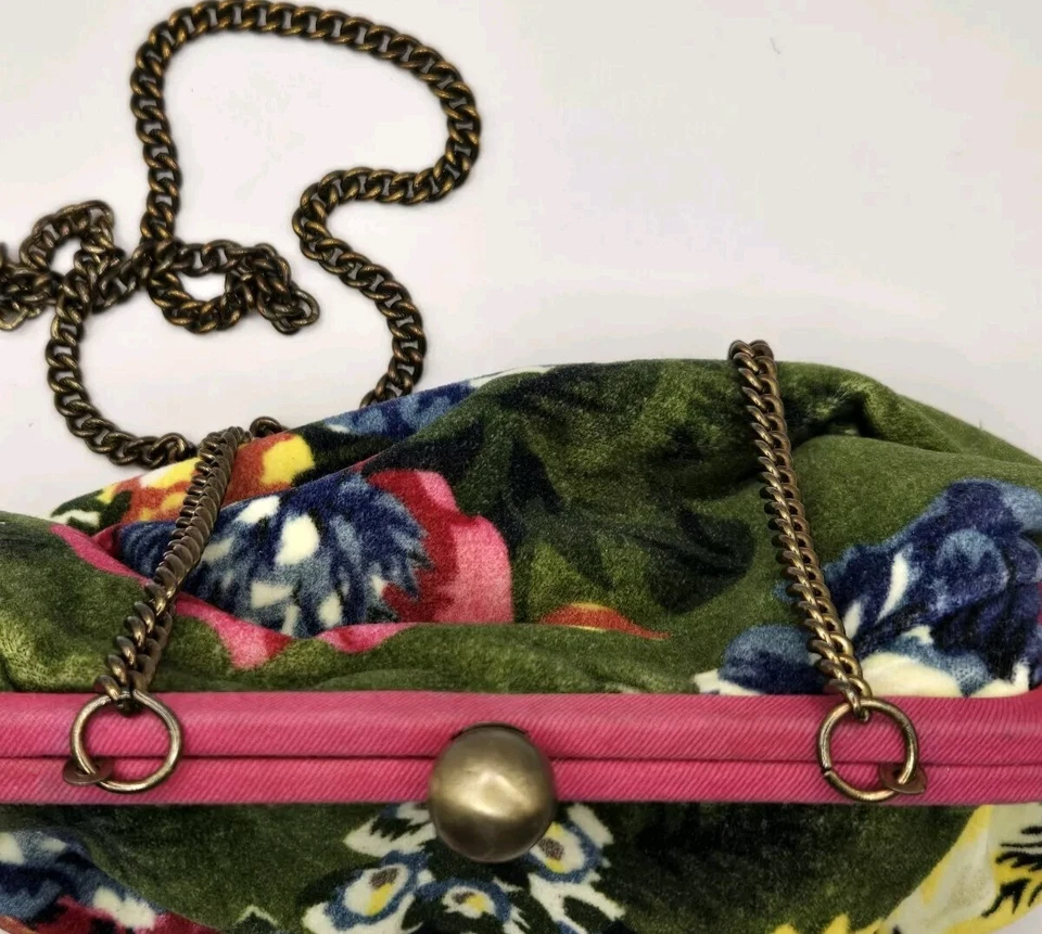 Anthropologie Verde HTF Romy Floral Push Kiss Lock Transversal Clutch Veludo Como - Imagem 3 de 4