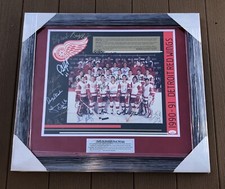 1990-91 Detroit Red Wings Framed & Matted Poster Team Signed By 29 JSA COA