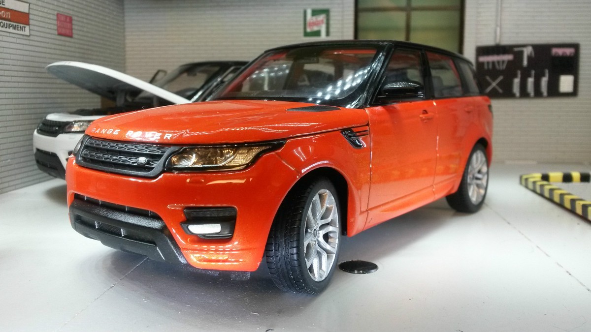 Range Rover Sport Orange SDV6 V8 5.0 2015 1:24 Scale Diecast