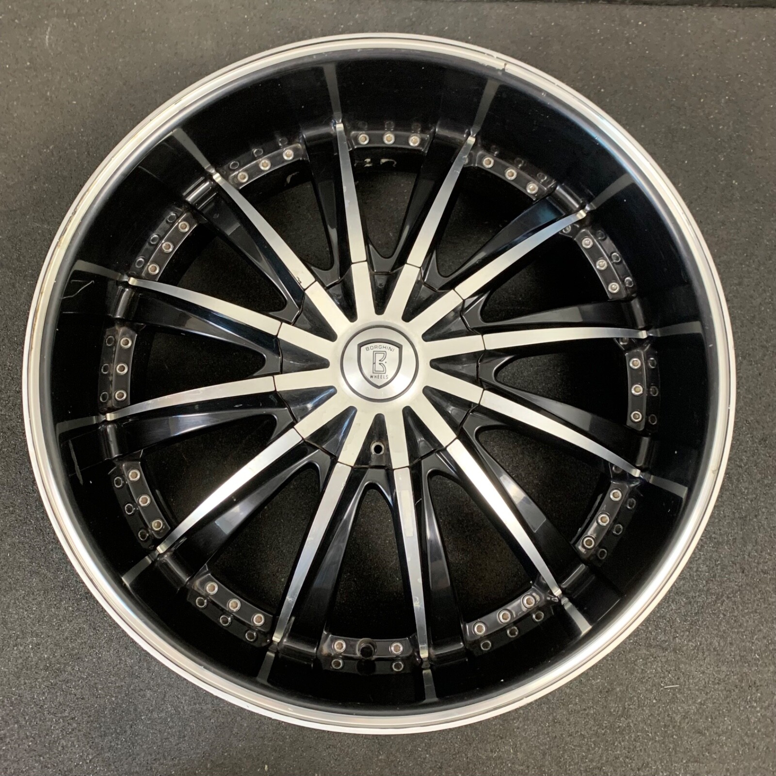 Borghini B19-M Wheel Rim + Cap 22x9 et13 5x115/5x120 HB74.1
