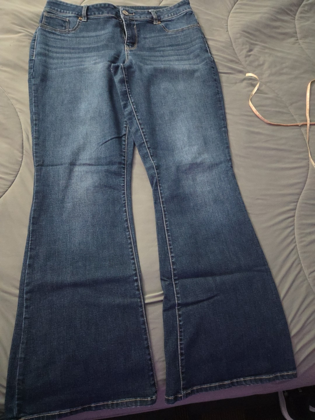 Maurices Blue Jeans Size L-R BOOT CUT SLIGHTLY FLARED STRETCHY JEANS