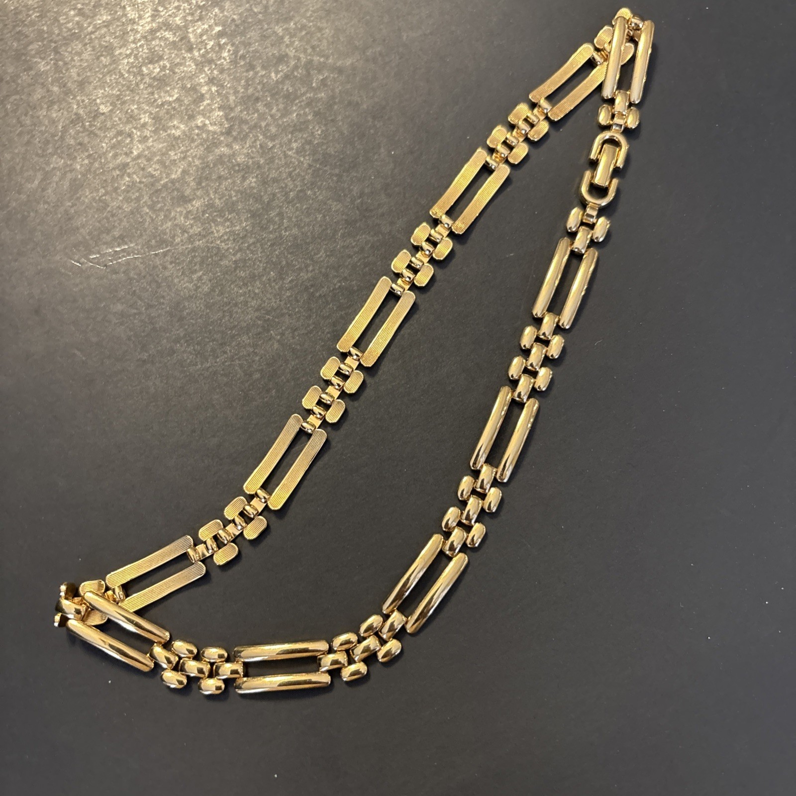 Monet Gold Tone Flat Rectangular Chain Link Neckl… - image 4