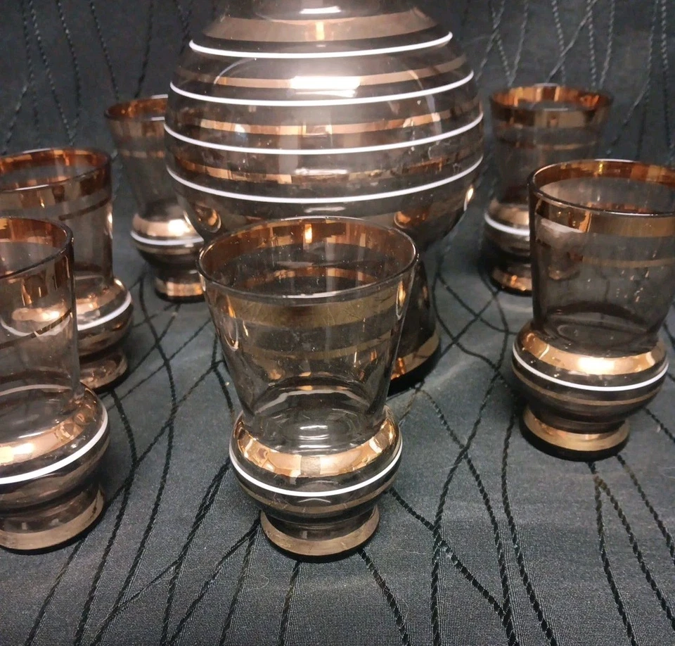 DECANTADOR DE LICOR MCM ART DECO VINTAGE Y 6 VASOS HUMO NEGRO Y DORADO Bohemio Foto 3 de 4