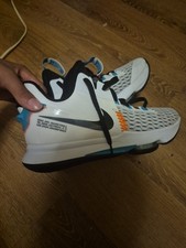 LEBRON YR 2020 WITNESS V.5 AIR ZOOM 00000F8562