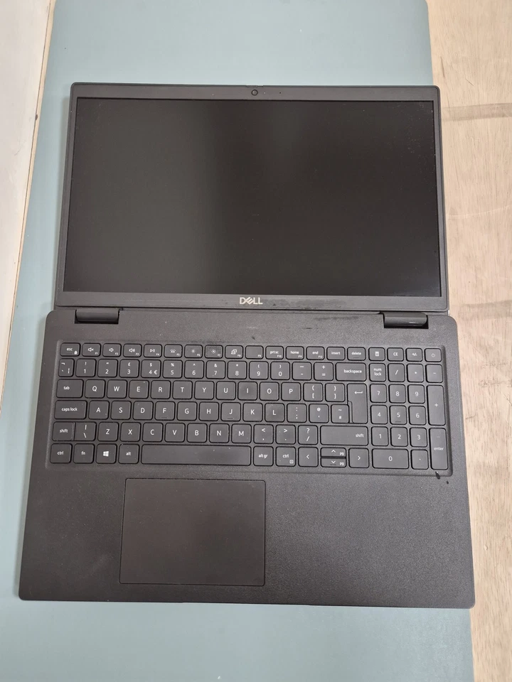 Dell Latitude 3520 - Does not power on - For Parts - Image 4 of 4