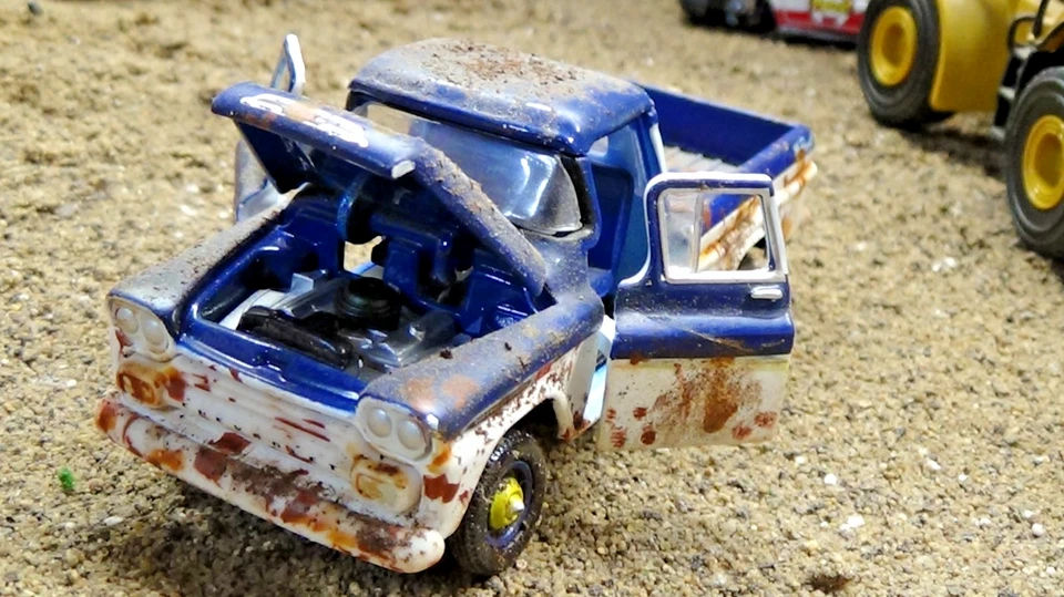 1958 CHEVY APACHE Pickup Truck Weathered Custom Barn Find Abandon Junkyard 1/64 - Image 2 of 4