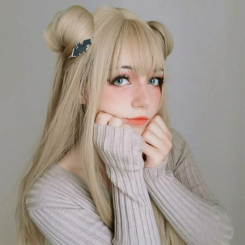 Peluca cosplay rubia mezclada con flequillo cabello resistente al calor sintético liso Foto 4 de 4