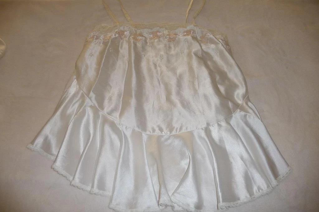 MISS DIOR Lingerie Mariage Cami Haut & Robe ~ Blanc Satin Dentelle Rose Floral