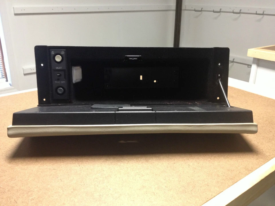 1999 CADILLAC ELDORADO 2DR ПЕРЧАТОЧНЫЙ ЯЩИК БЕЗ КЛЮЧА БЕСПЛАТНАЯ ДОСТАВКА! CT - Изображение 2 из 3