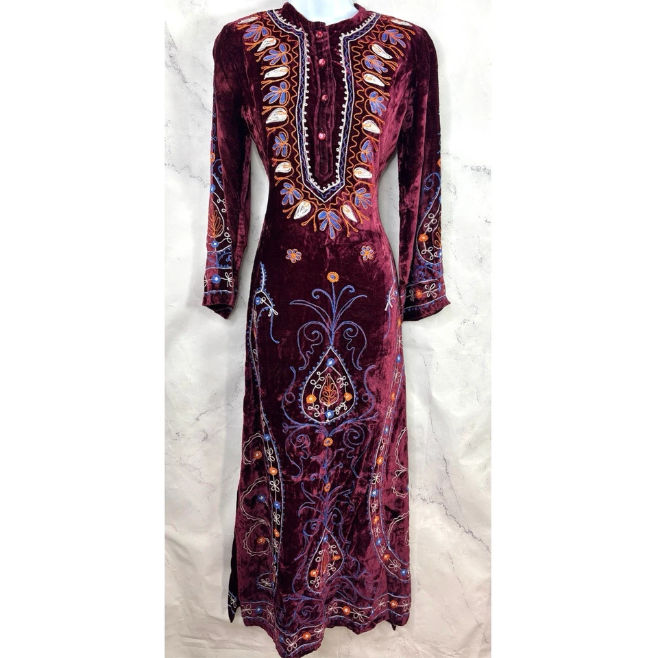 Vtg 60s 70s Crush Velvet Kaftan dress S Caftan Bohemian Lux embroidery Motif MCM - Image 2 of 4