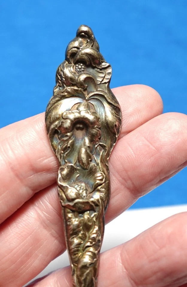 REED & BARTON STERLING SILVER LES SIX FLEURS SPOON ANTIQUE 33.4 GRAMS - Image 2 of 4