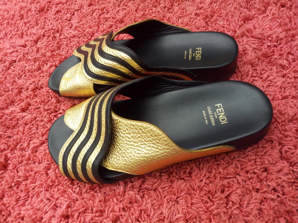 Toboganes Fendi de cuero negro/dorado ondulados talla 35 Foto 3 de 4