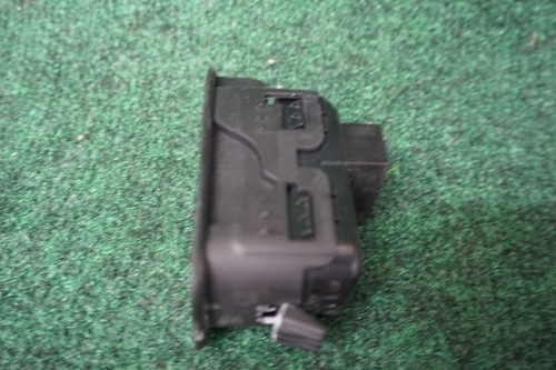 2017 2018 2019 CADILLAC XT5 RIGHT REAR Window Switch OEM 84021438 - Picture 2 of 7