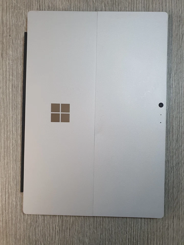 Microsoft Surface Pro 4 12.3" M3-6Y30 @ 0.9GHz 4GB RAM 128GB SSD Grade C EI1102 - Image 4 of 4