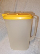 Tupperware Goldquell Kanne 1,9 Liter. Gelber Deckel. Super gebrauchter Zustand. 
