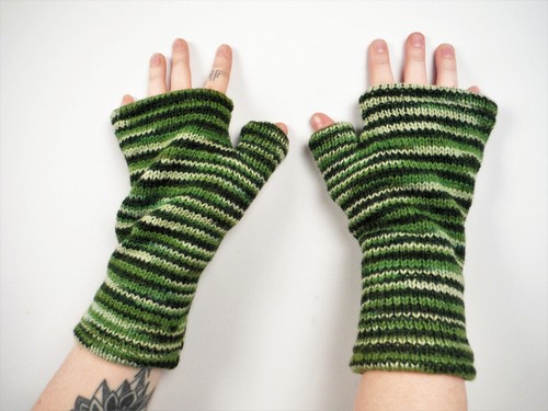 Fleece Lined Knitted Wool Wrist Warmers Unisex Boho Hippie Fingerless Gloves - Picture 102 of 141