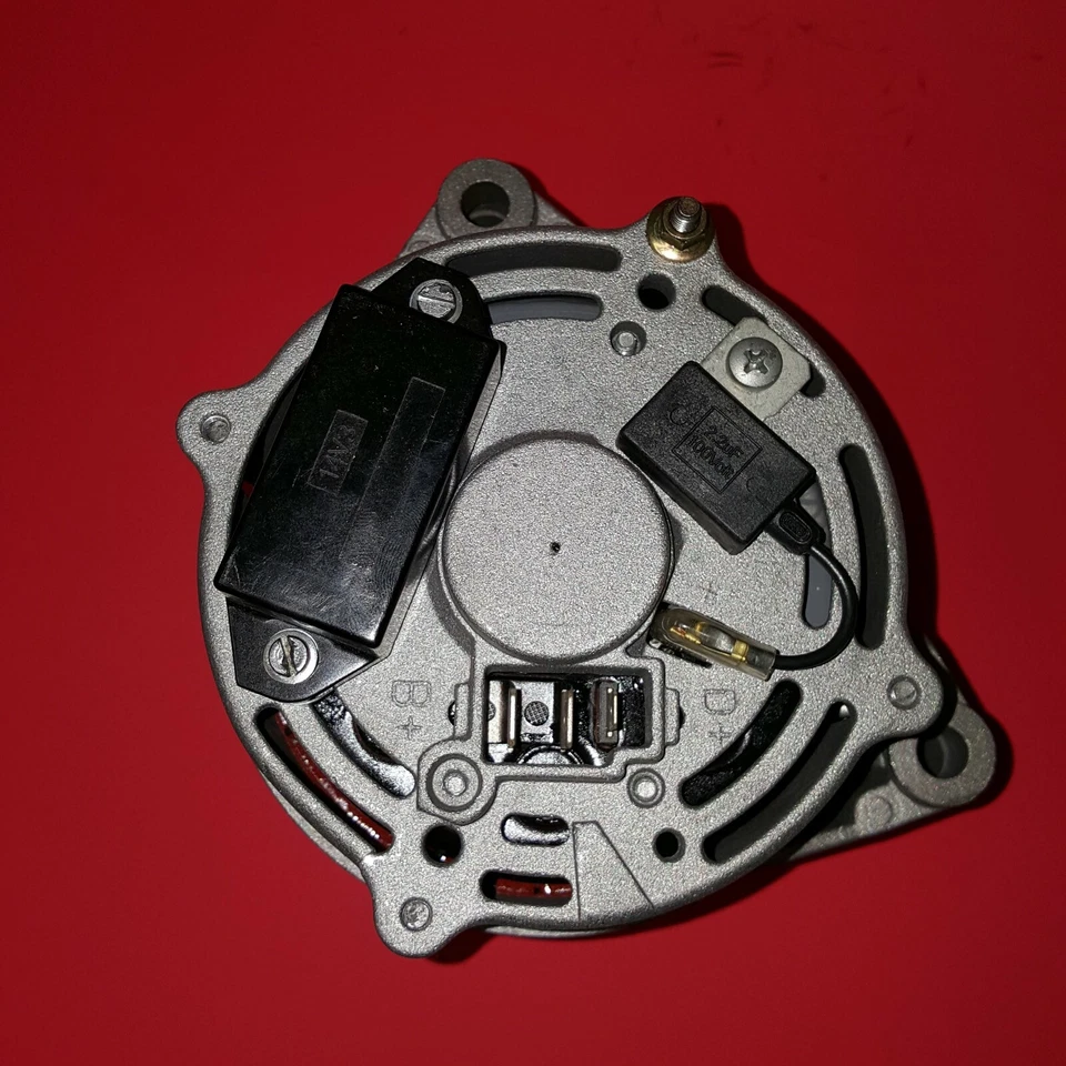 Mercedes Benz 500SEL 1984 to 1985 5.0L Engine  Alternator  - Image 4 of 4