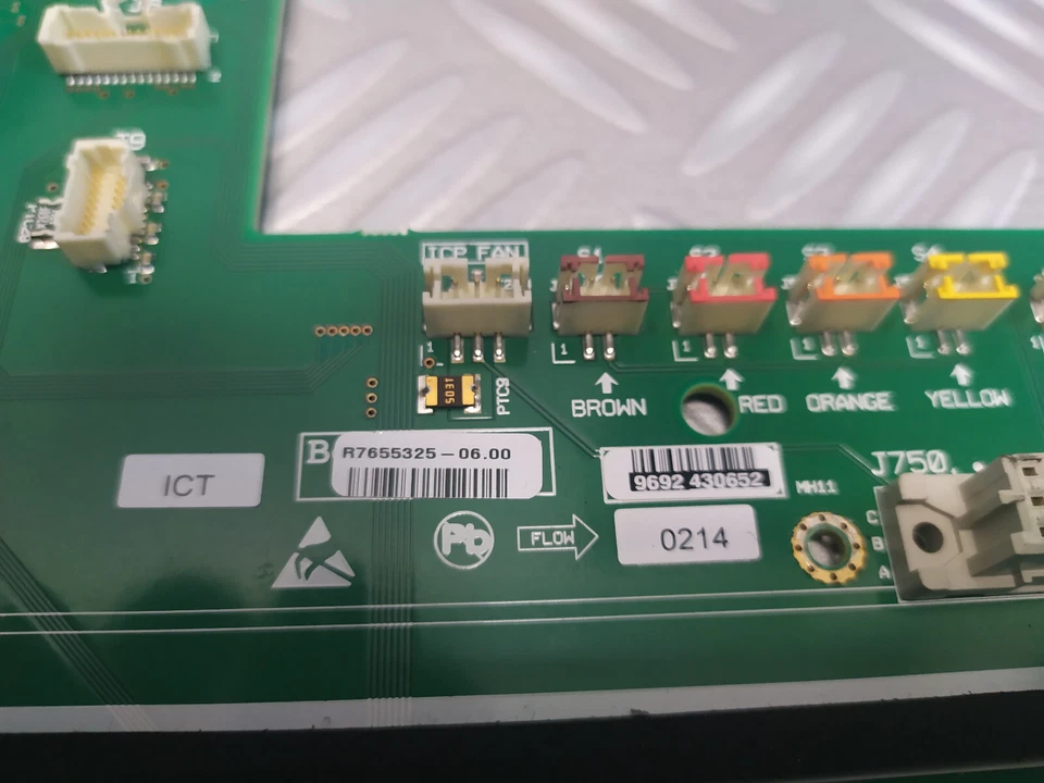 Barco R7655325 CardCage Motherboard Hardware for Galaxy 4K - Imagen 2 de 3