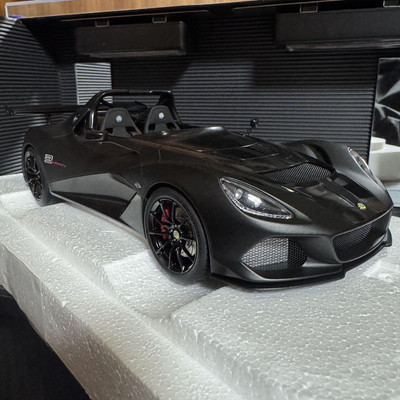 1/18　ミニカー　オートアート　ロータス　スリーイレブン　AUTOart s-l400.jpg