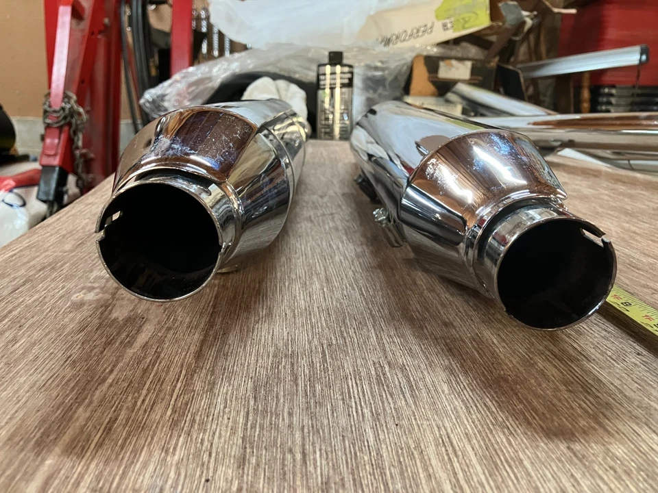 Silenciadores sin cordones Harley Davidson Softail Deluxe # 65358-07 Foto 4 de 4